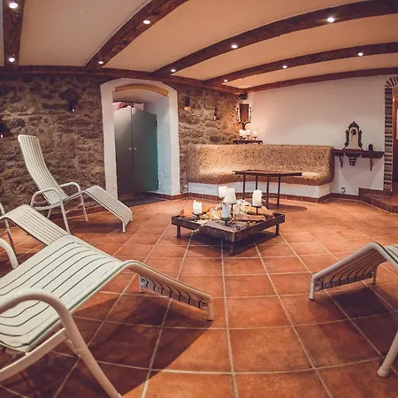 Отель Neugebauer Lollinggraben