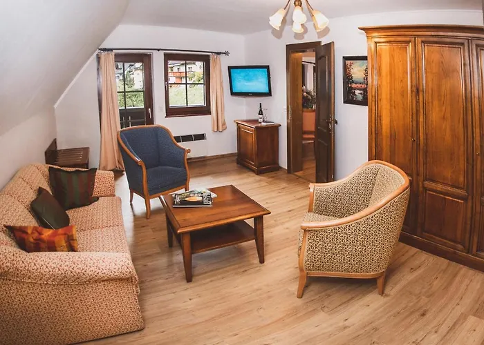 Neugebauer Отель Lollinggraben